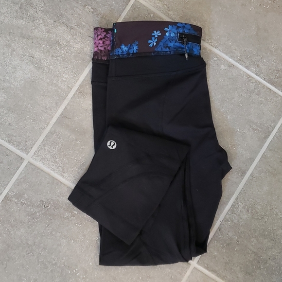 Lululemon capris - Picture 1 of 3